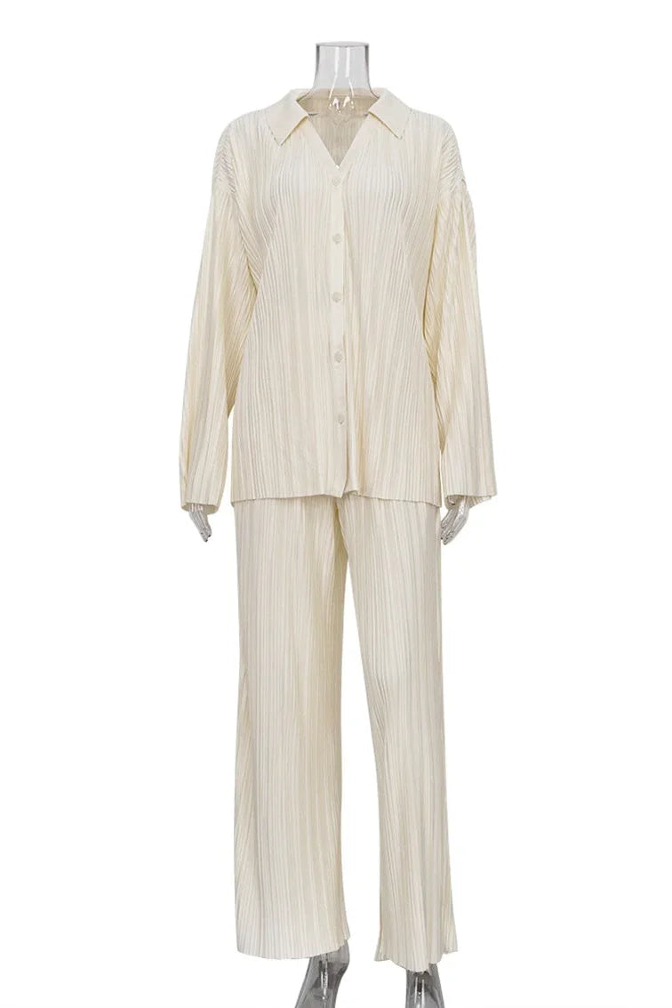 Well Tailored Pants with a Graceful Silhouette