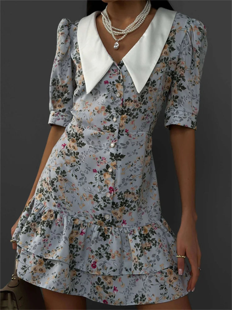 Classic Vintage Dress with a Flattering Fit