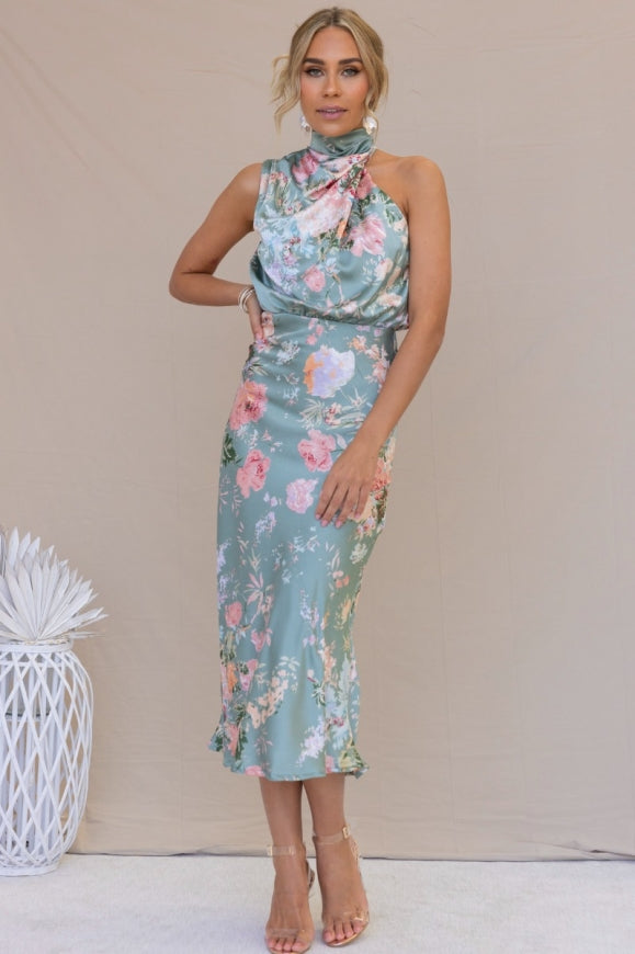 Sophisticated Dress with a Clean Classic Look
