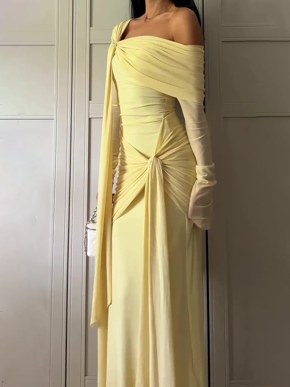 Effortlessly Elegant Dress with a Timeless Design