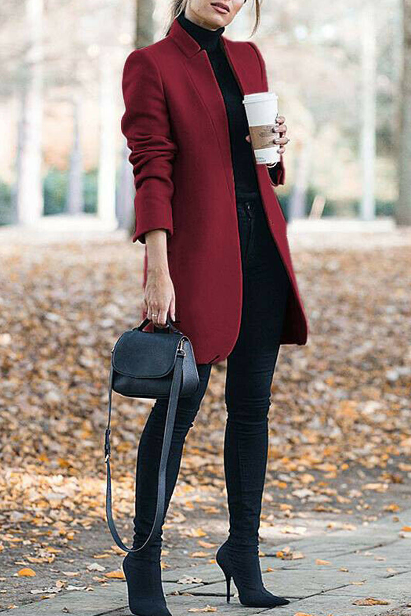 Well Tailored Coat with a Graceful Silhouette