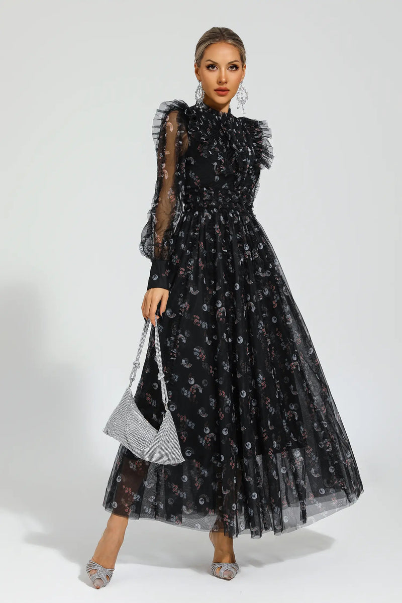 Beautifully Finished Dress in a Timeless Design