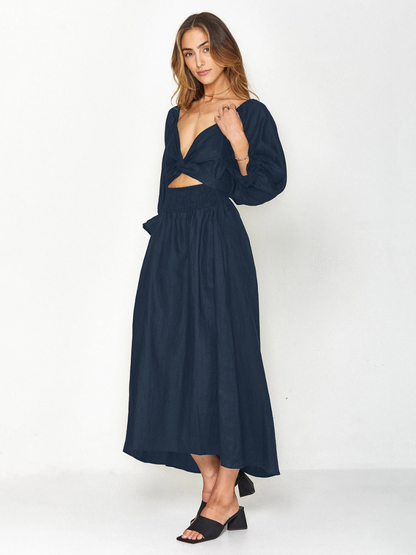 Beautifully Finished Dress in a Timeless Design
