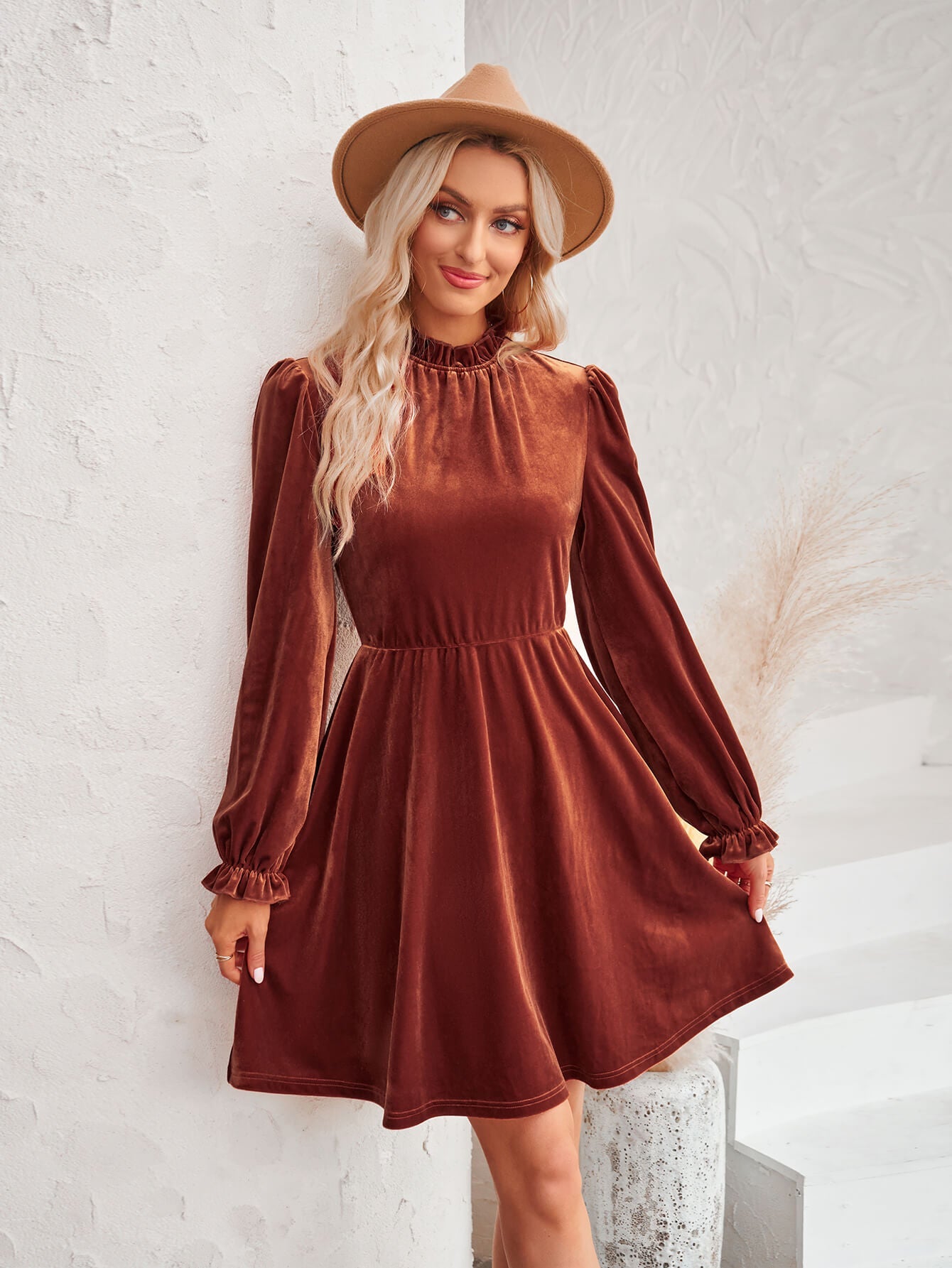 Well Tailored Dress with a Graceful Silhouette
