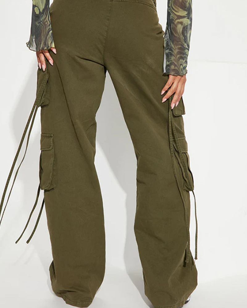 Well Tailored Pants with a Graceful Silhouette
