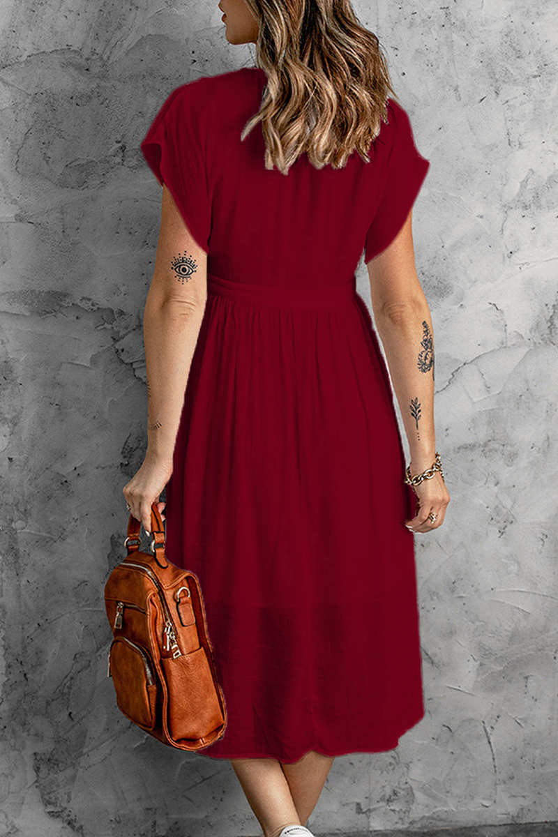 Beautifully Finished Dress in a Timeless Design