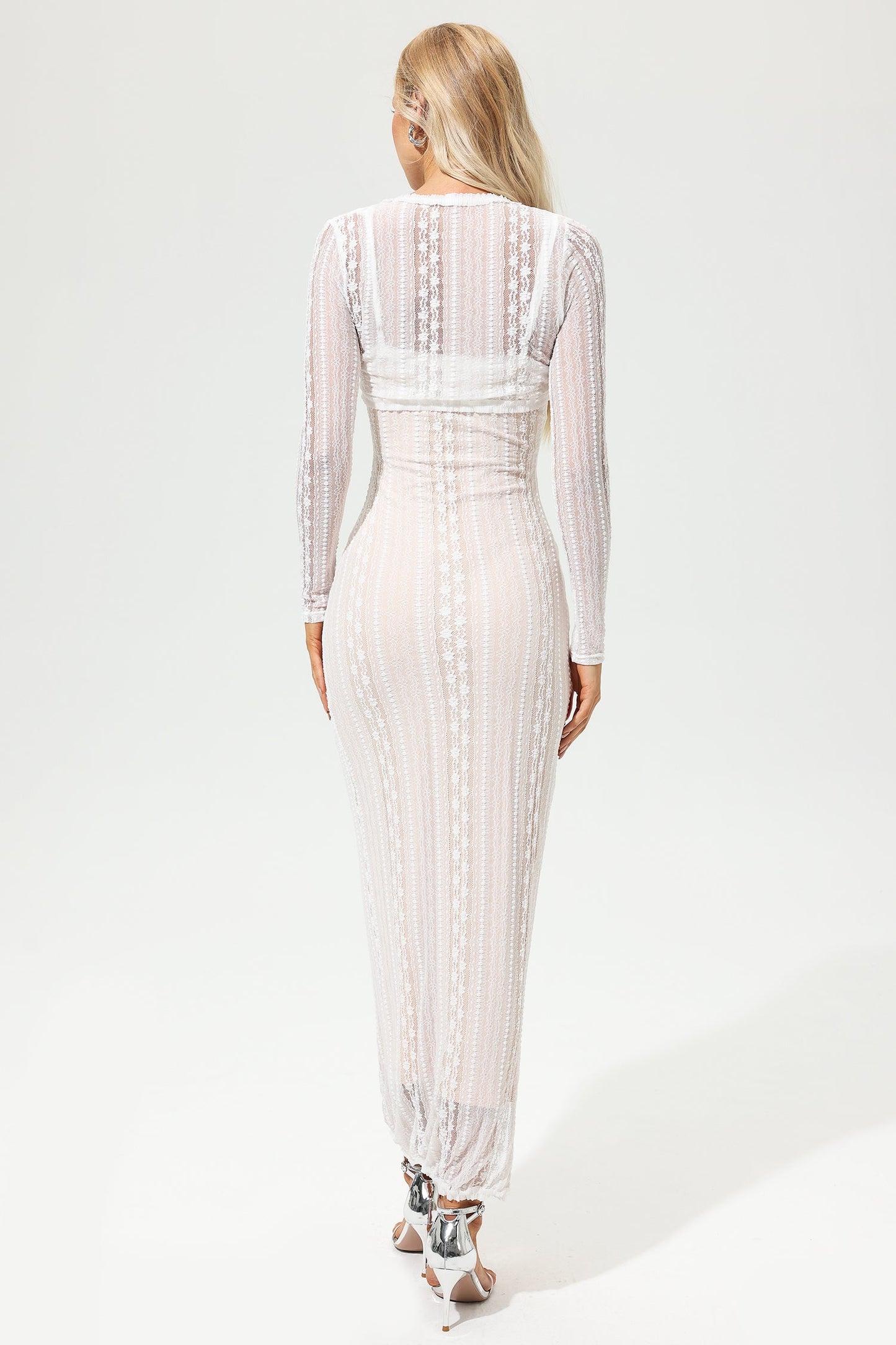 Beautifully Finished Dress in a Timeless Design