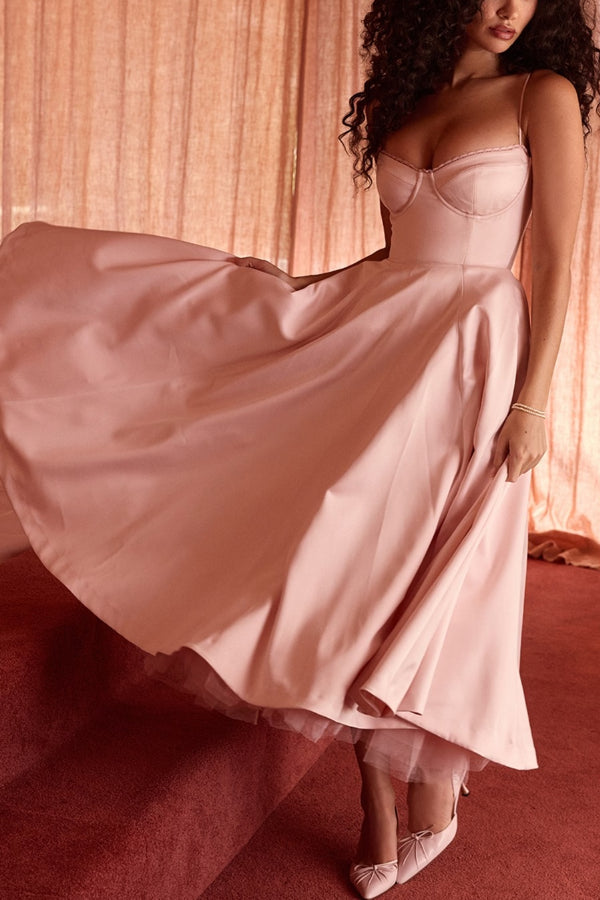 Gracefully Styled Dress for Any Occasion
