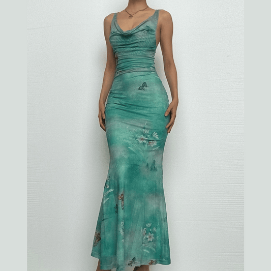 Well Tailored Dress with a Graceful Silhouette