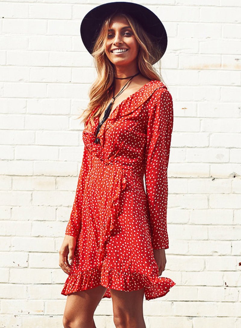 Beautifully Finished Dress in a Timeless Design