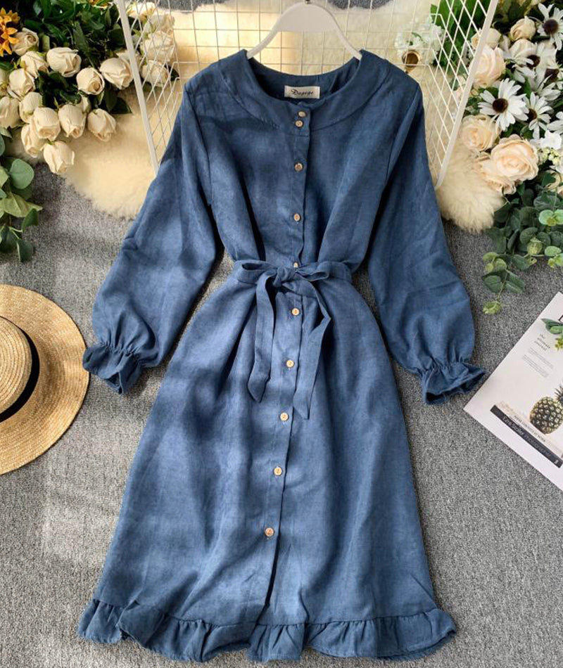 Classic Vintage Dress with a Flattering Fit