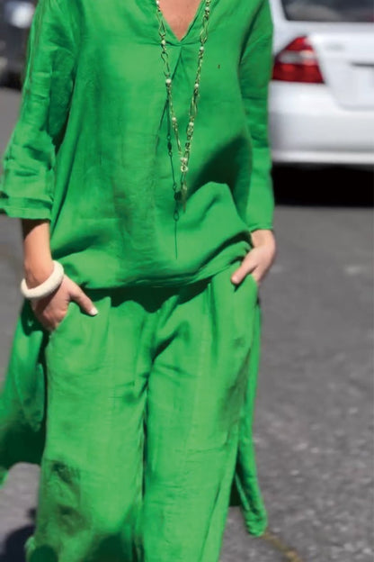 Effortlessly Elegant Pants with a Timeless Design