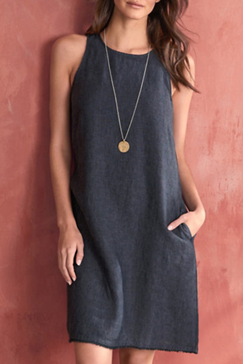 Beautifully Finished Dress in a Timeless Design