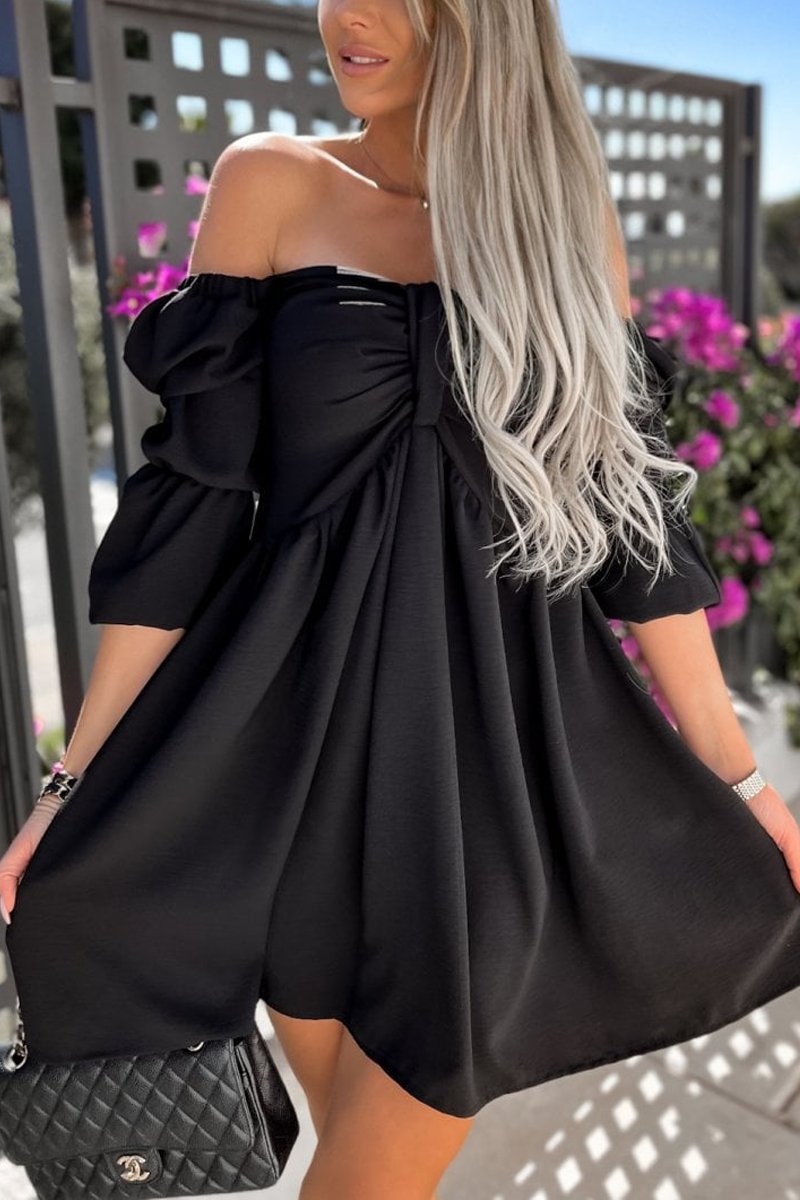 Classic Vintage Dress with a Flattering Fit