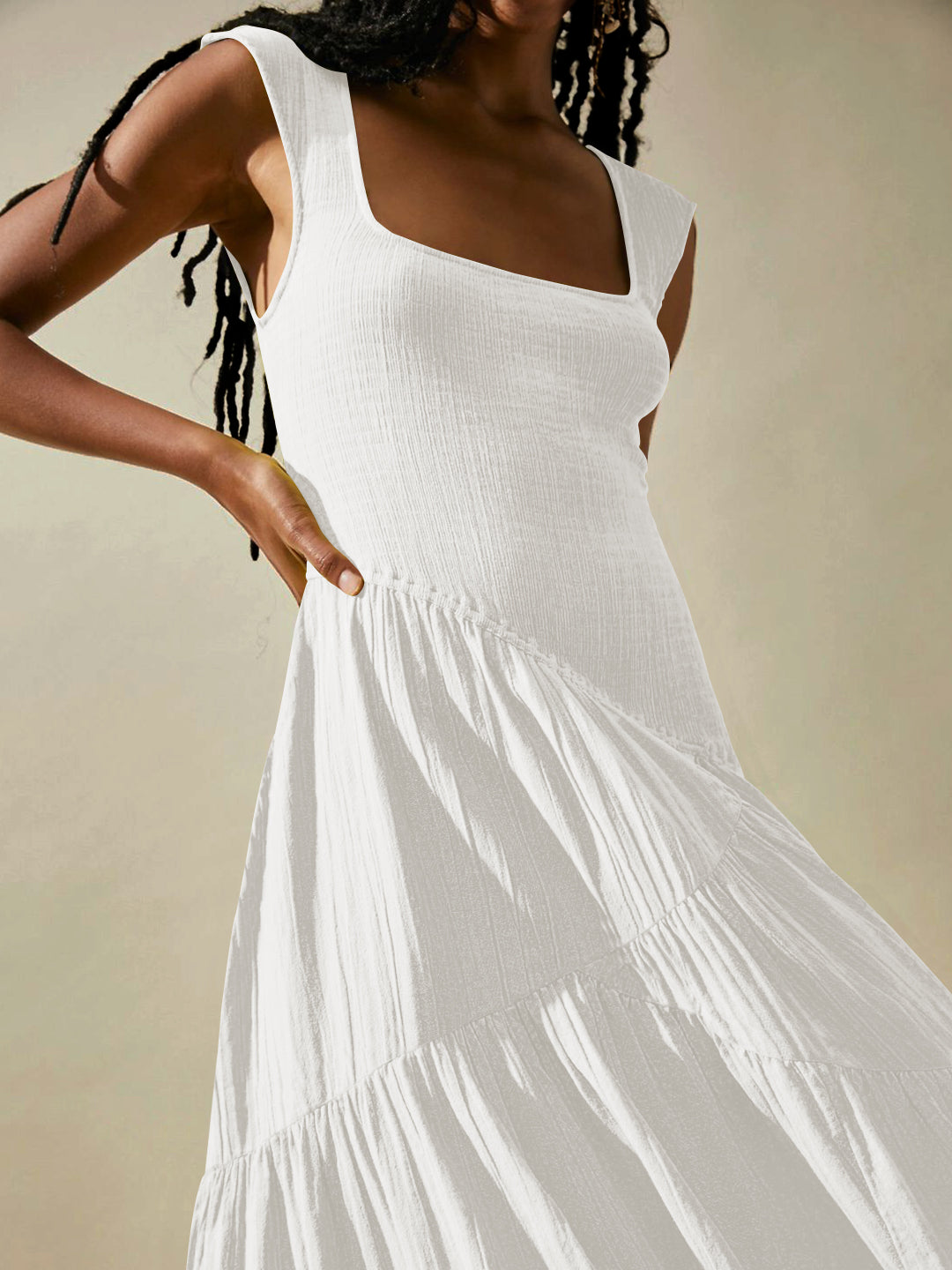 Beautifully Finished Dress in a Timeless Design