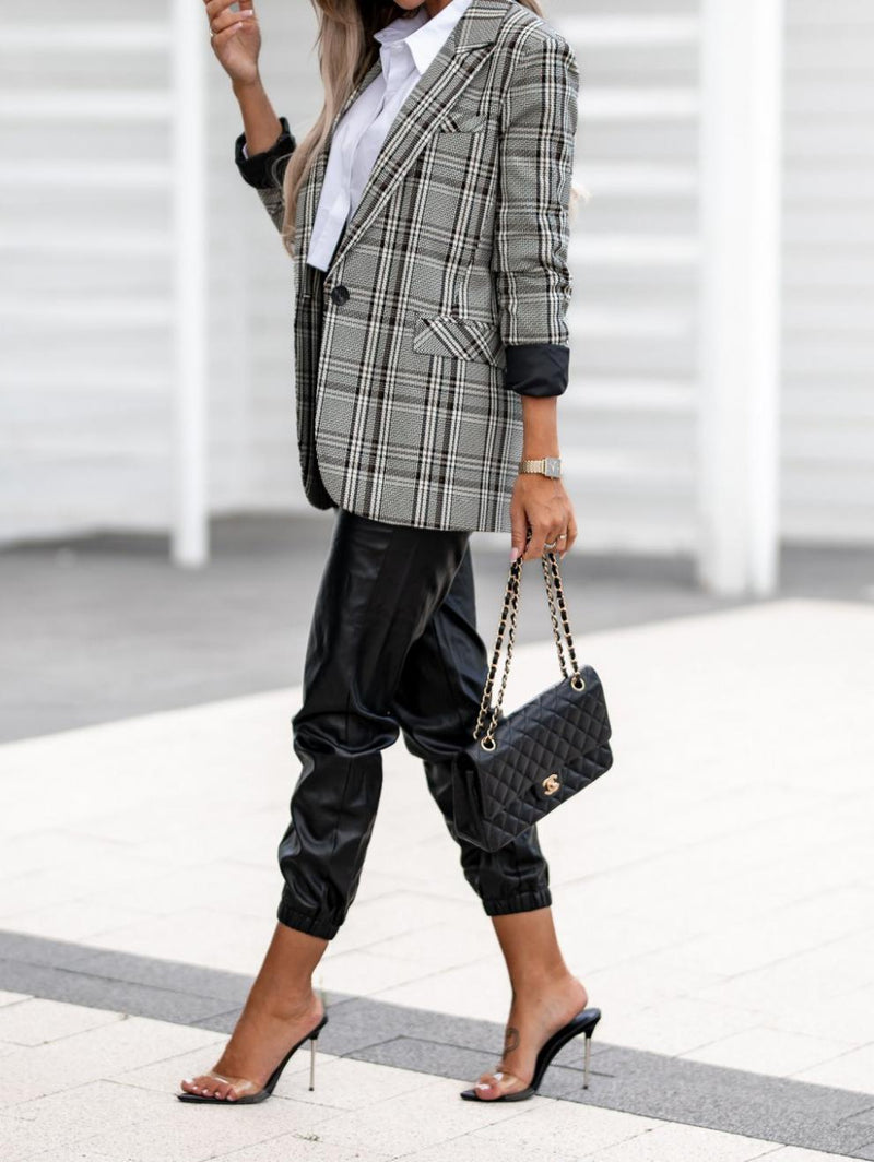 Classic Vintage Jacket with a Flattering Fit