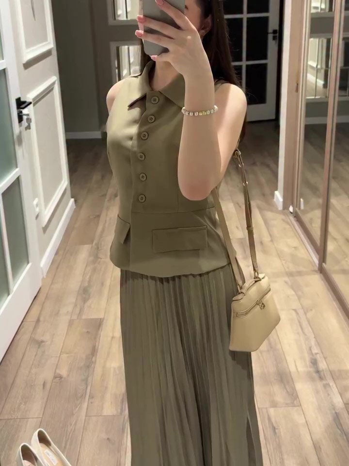 Well Tailored Garment with a Graceful Silhouette