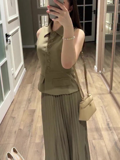 Well Tailored Garment with a Graceful Silhouette