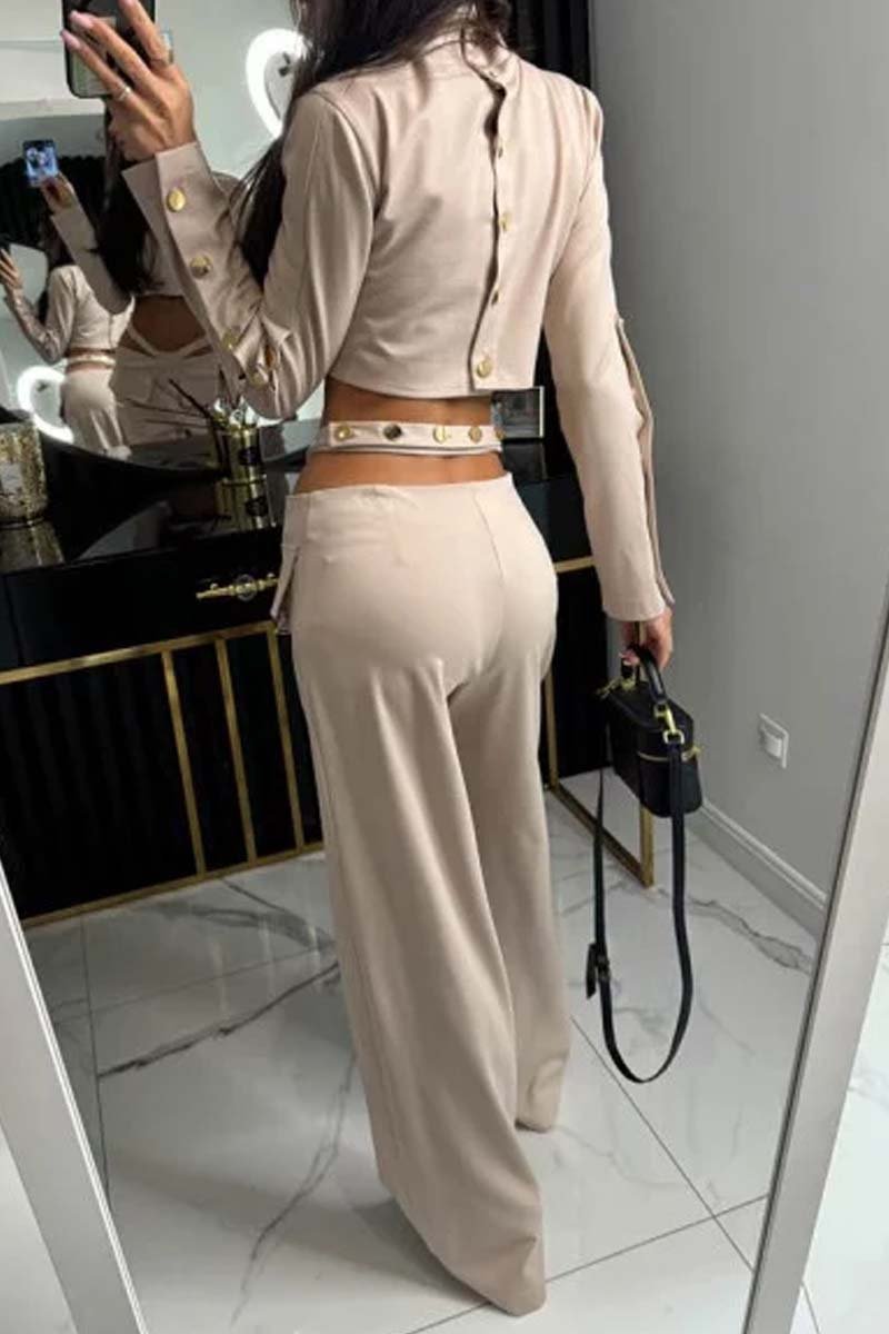 Well Tailored Pants with a Graceful Silhouette