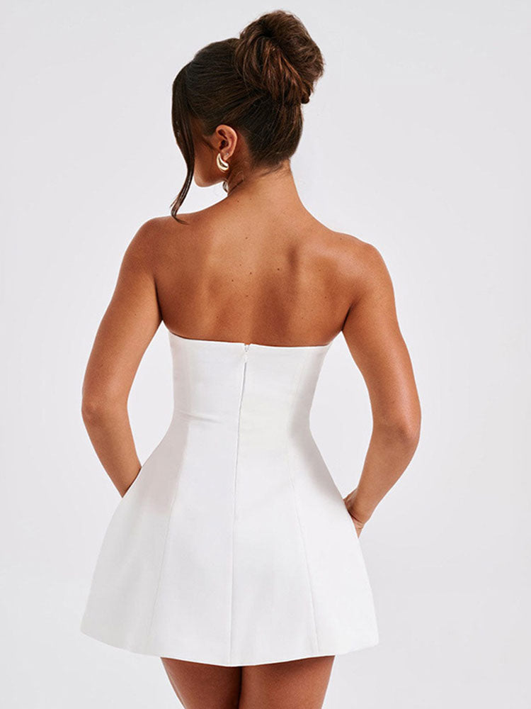 Beautifully Finished Dress in a Timeless Design