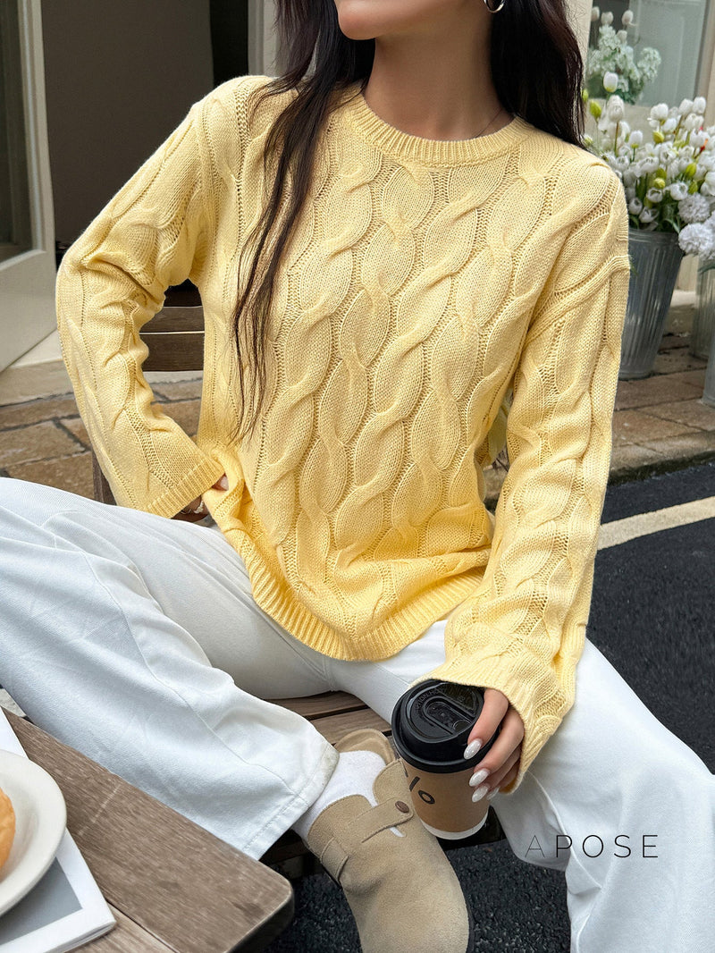 Well Tailored Sweater with a Graceful Silhouette