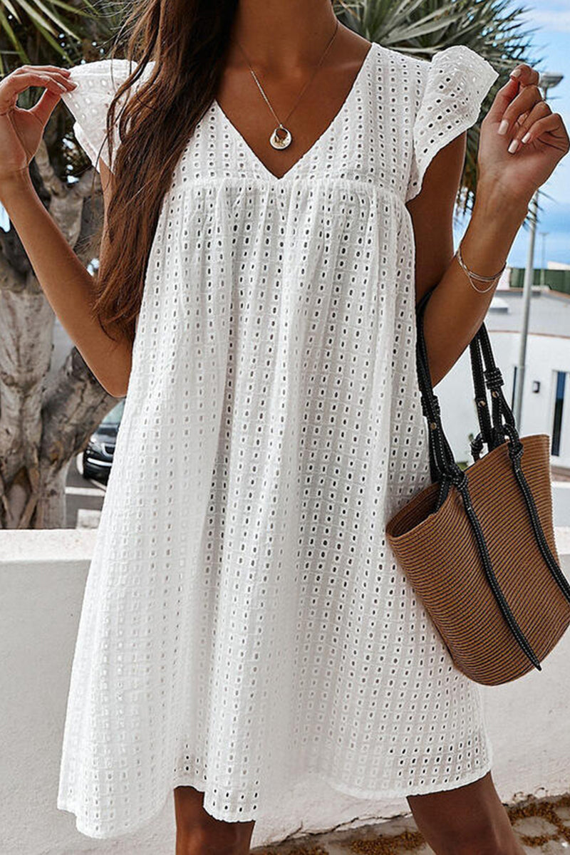 Beautifully Finished Dress in a Timeless Design