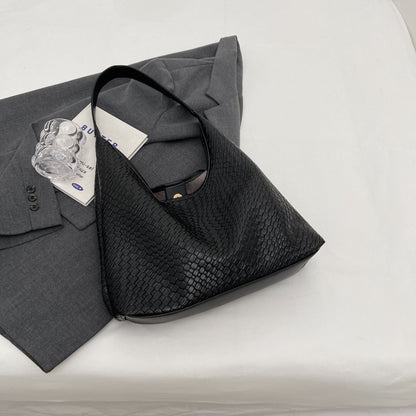 Polished Bag with an Effortless Classic Look