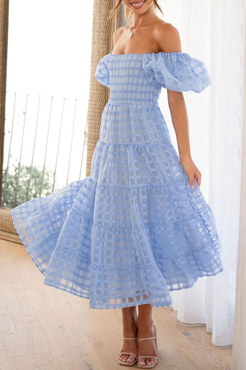 Well Tailored Dress with a Graceful Silhouette