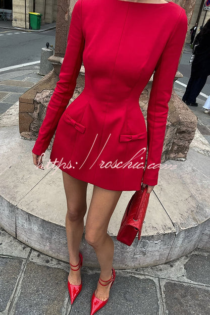 Effortlessly Elegant Dress with a Timeless Design