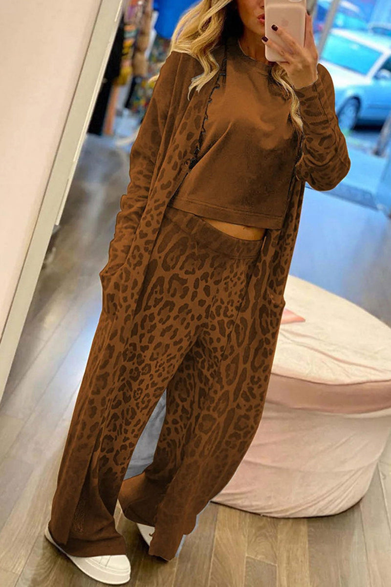 Classic Vintage Cardigan with a Flattering Fit