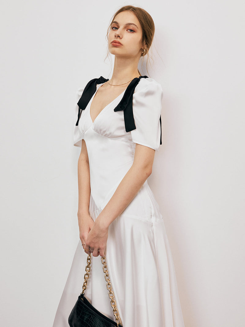 Well Tailored Dress with a Graceful Silhouette