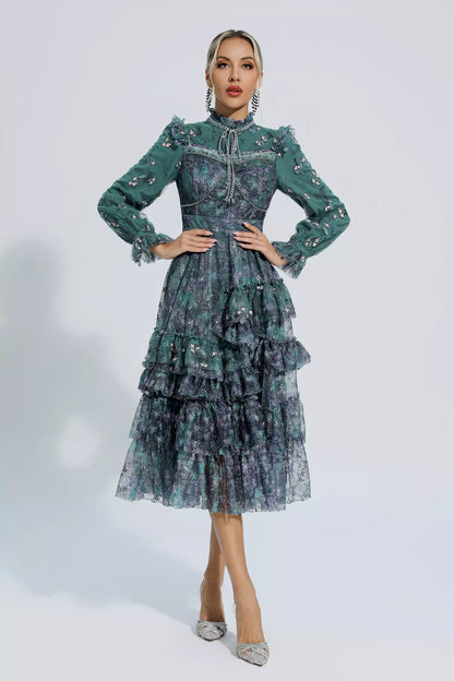 Beautifully Finished Dress in a Timeless Design