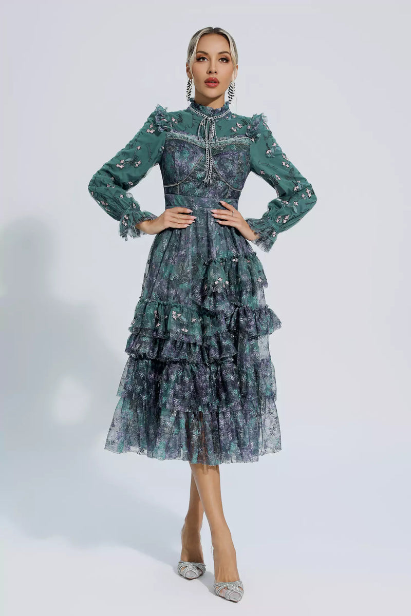 Beautifully Finished Dress in a Timeless Design