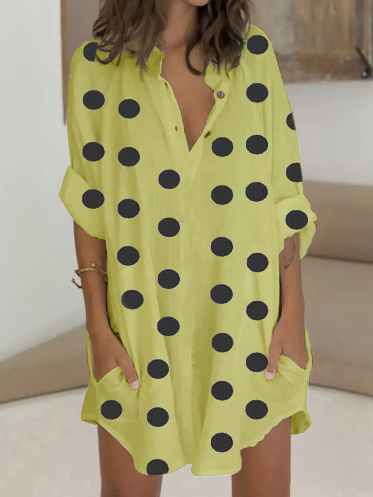 Effortlessly Elegant Dress with a Timeless Design