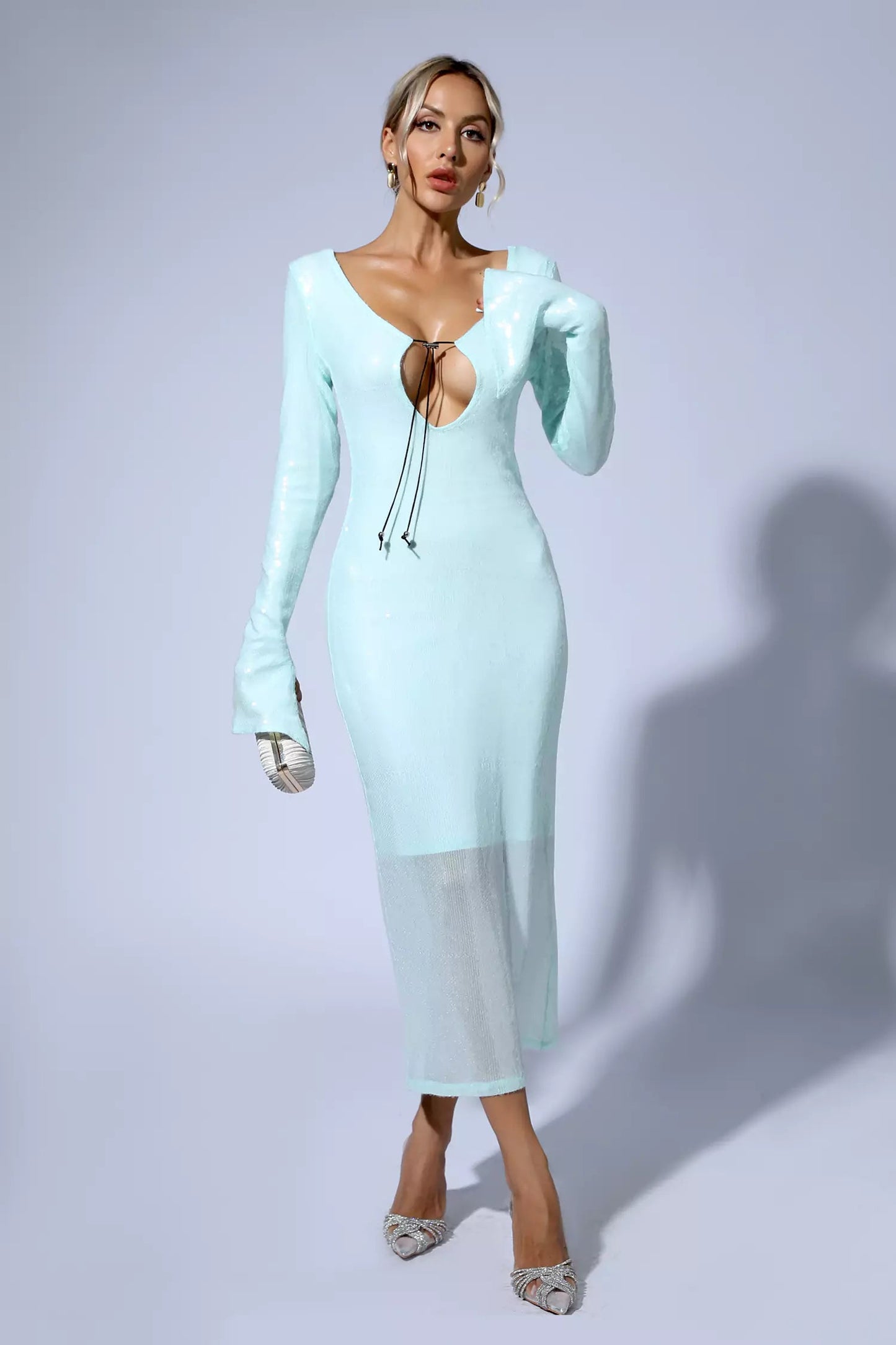 Beautifully Finished Dress in a Timeless Design