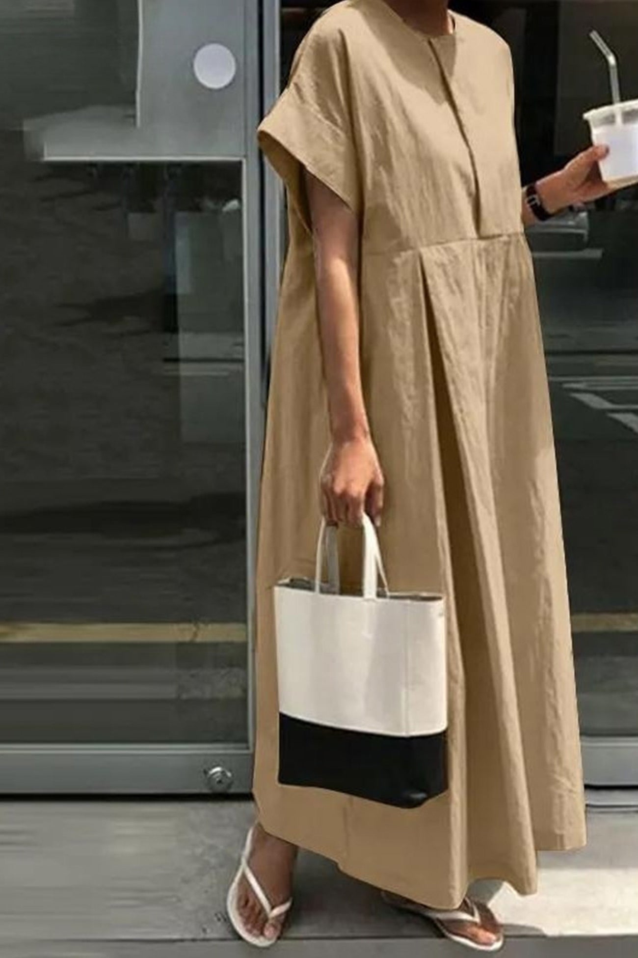 Effortlessly Elegant Dress with a Timeless Design