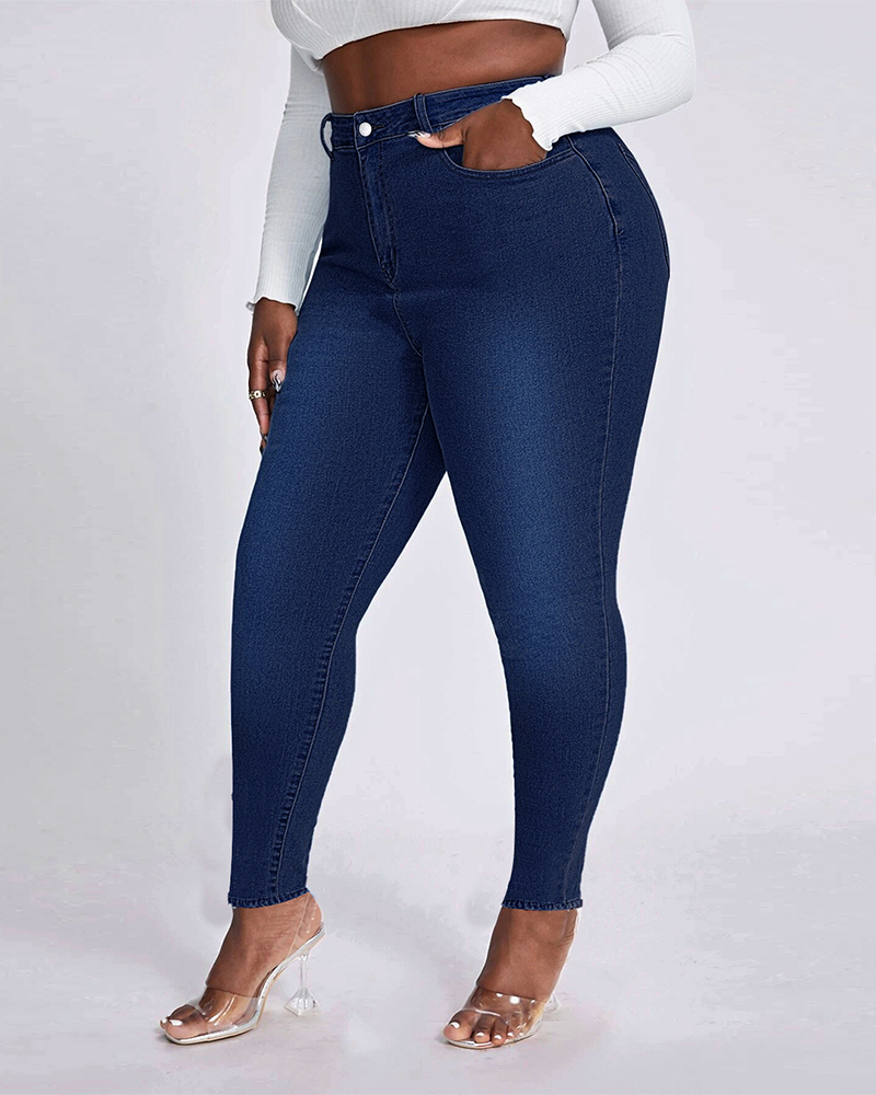 Well Tailored Garment with a Graceful Silhouette
