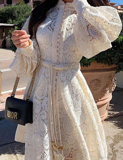 Well Tailored Dress with a Graceful Silhouette