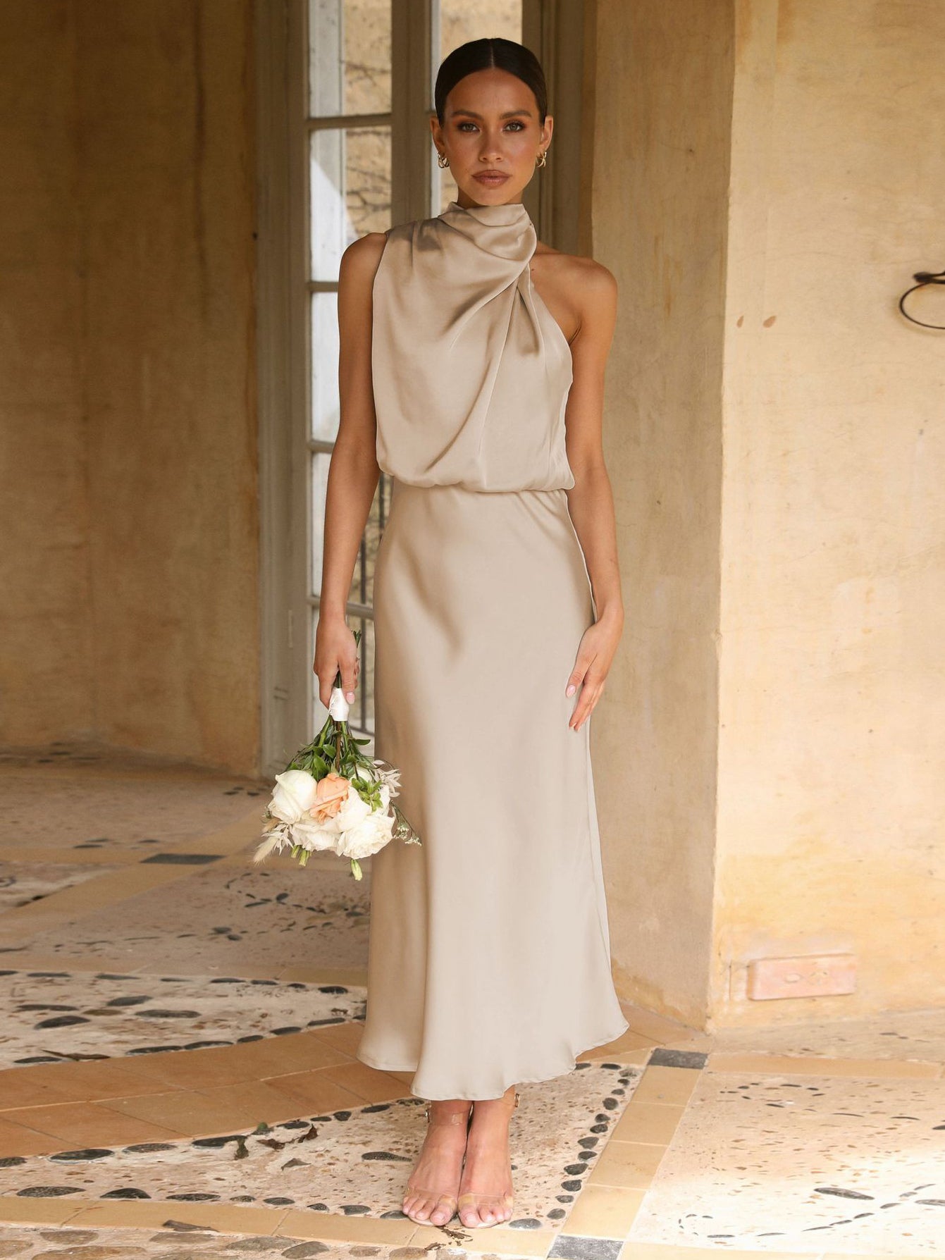 Classic Vintage Dress with a Flattering Fit