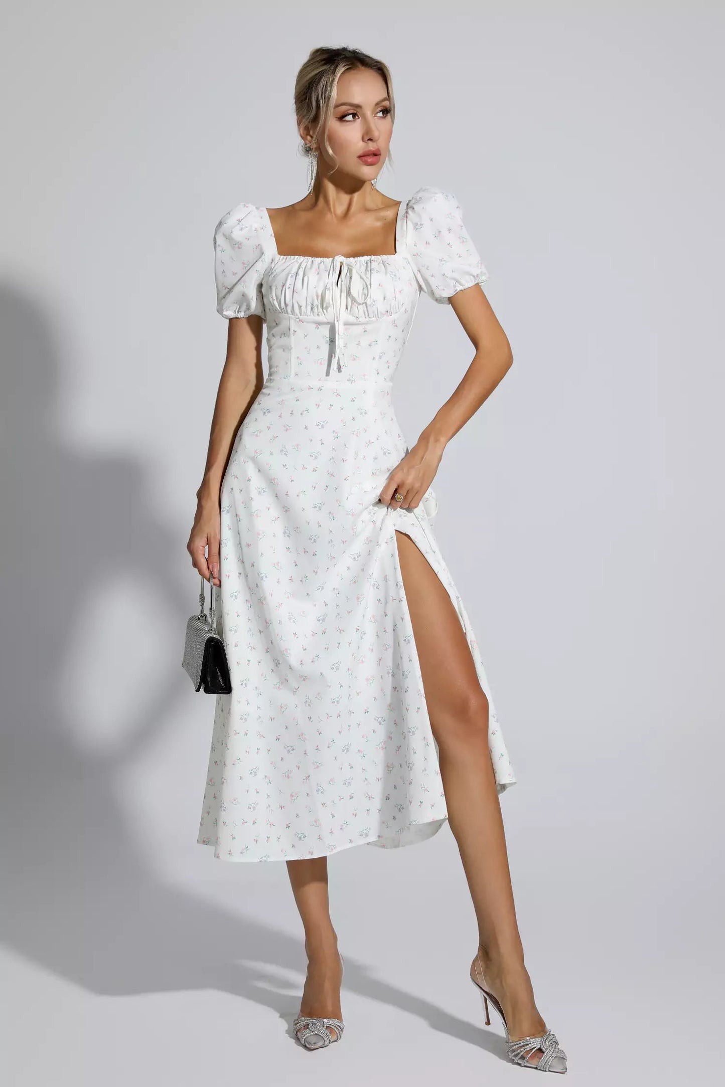 Beautifully Finished Dress in a Timeless Design