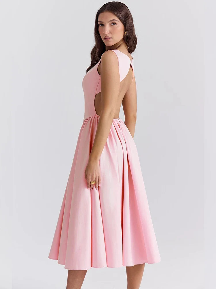 Beautifully Finished Dress in a Timeless Design