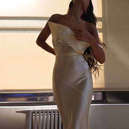 Effortlessly Elegant Dress with a Timeless Design