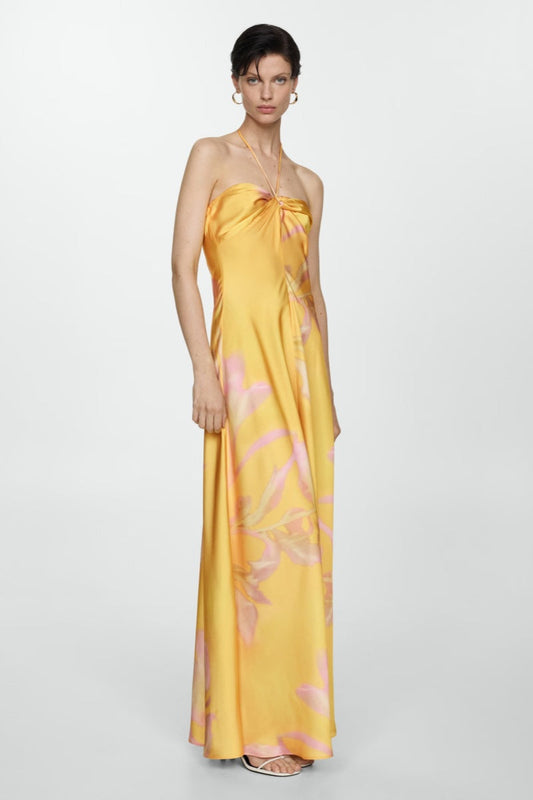 Gracefully Styled Dress for Any Occasion