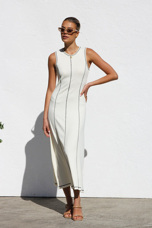 Beautifully Finished Dress in a Timeless Design