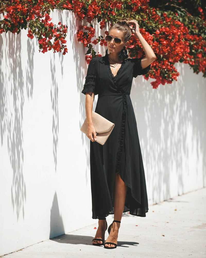 Gracefully Styled Dress for Any Occasion