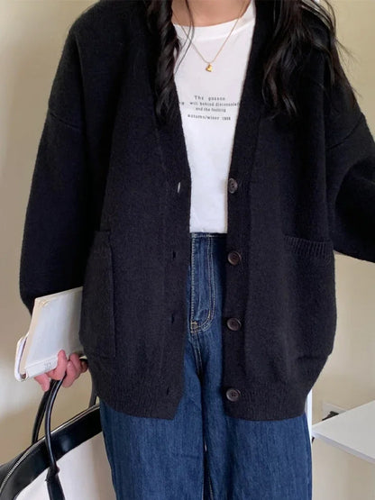 Elegantly Styled Cardigan for Everyday Wear