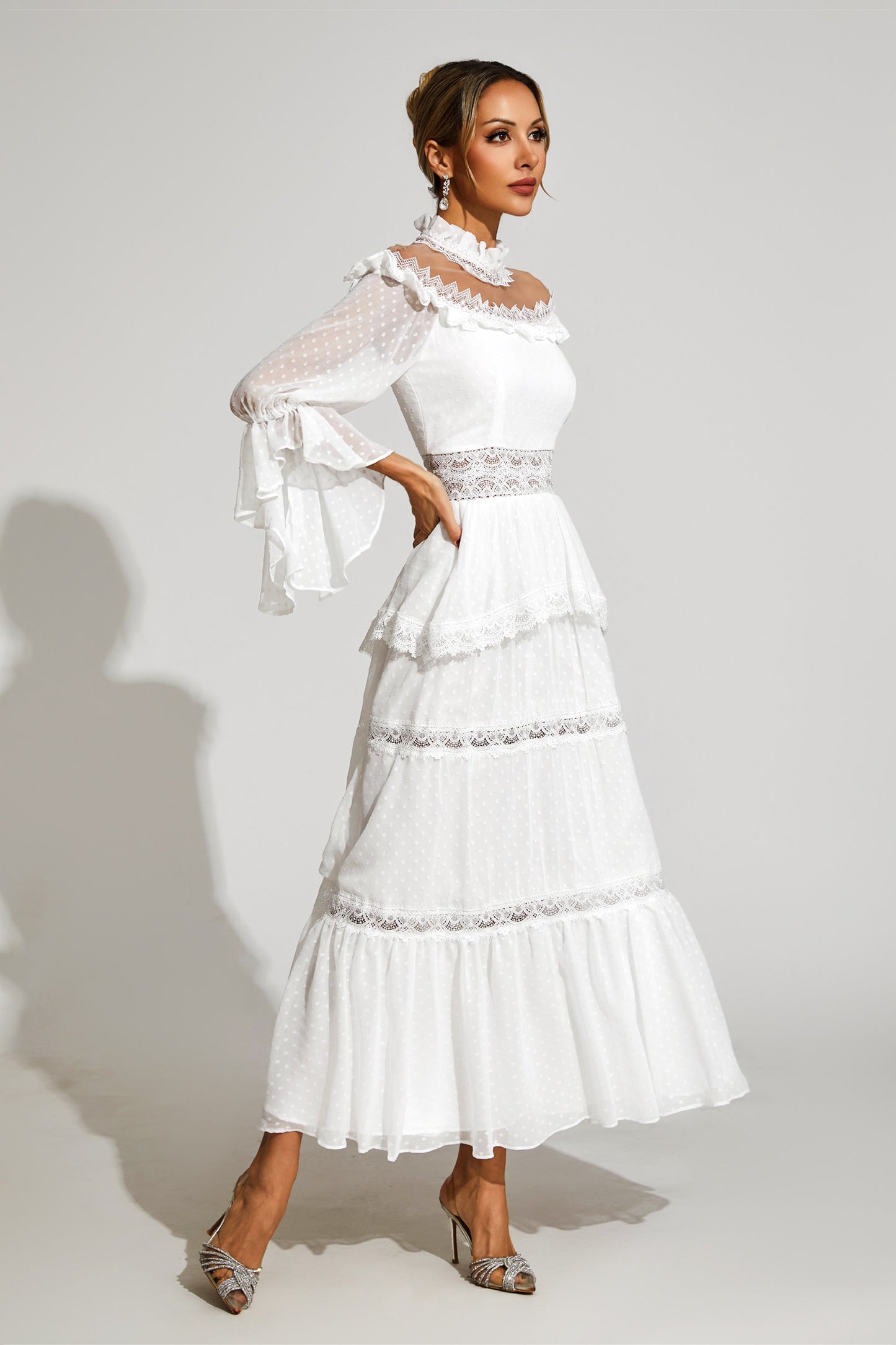 Beautifully Finished Dress in a Timeless Design