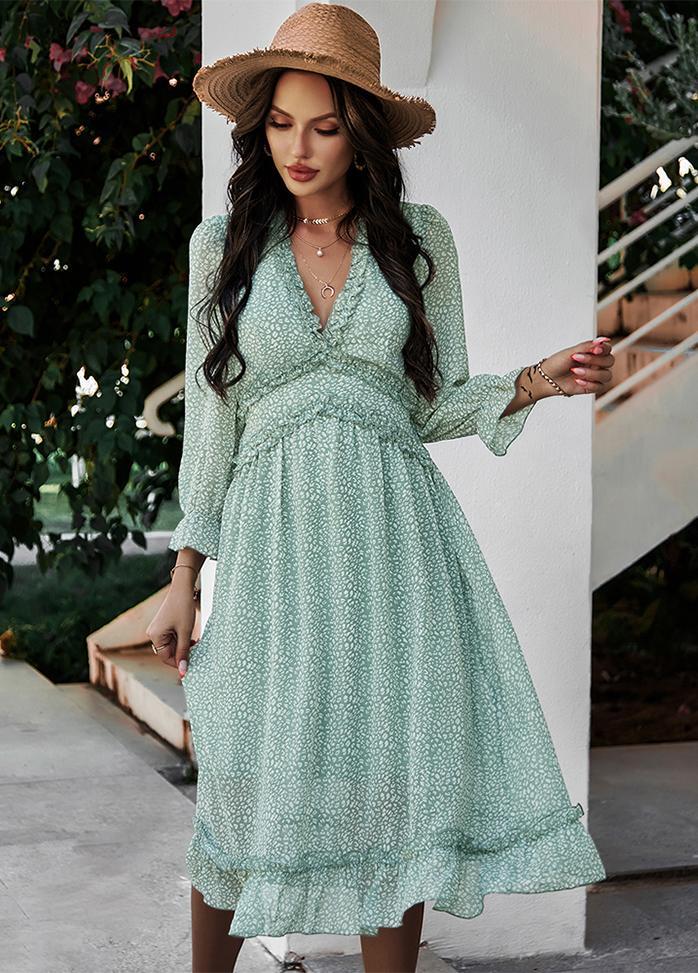 A Vintage Style Dress with Delicate Timeless Details