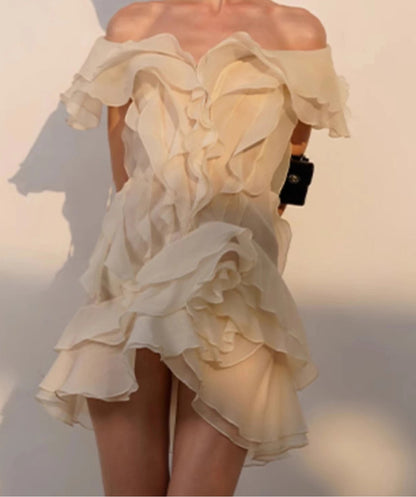 Gracefully Styled Dress for Any Occasion