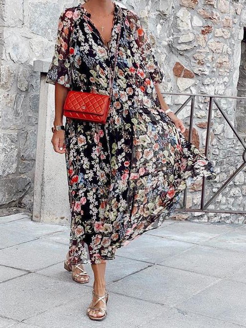 Beautifully Finished Dress in a Timeless Design